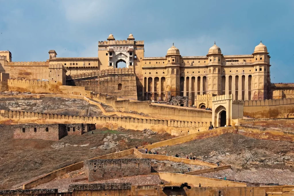 Wall-centre-background-Amer-Palace-Sun-Gate